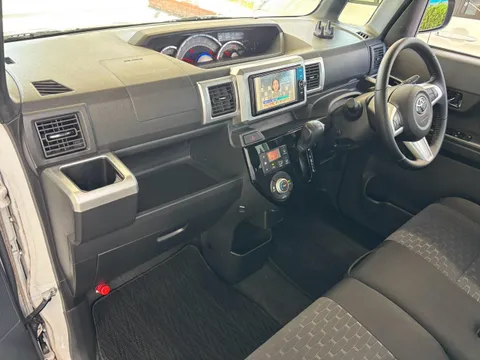 Toyota Pixis Mega