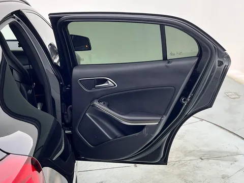 Mercedes-Benz Mercedes-Benz GLA