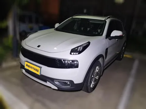 Lynk & Co 01