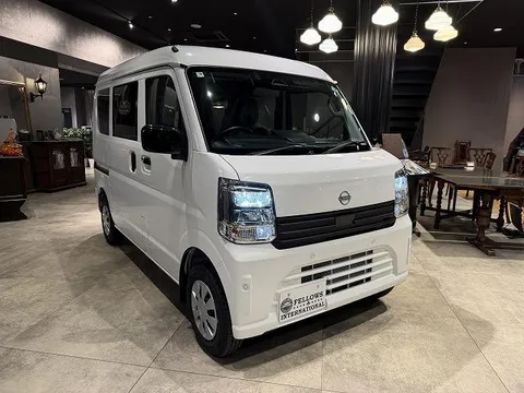 Nissan Clipper Van