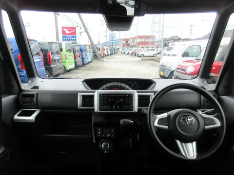Toyota Pixis Mega
