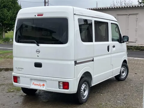 Nissan Clipper Van