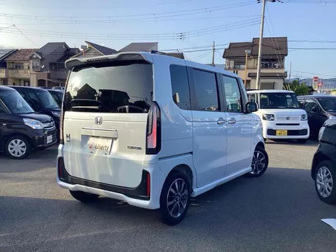 Honda N-BOX Custom