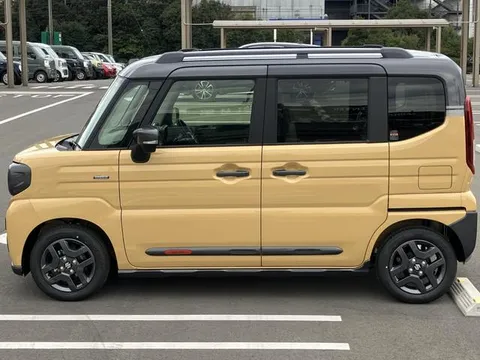 Suzuki Spacia Gear