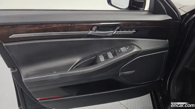 Genesis G90 (EQ900)