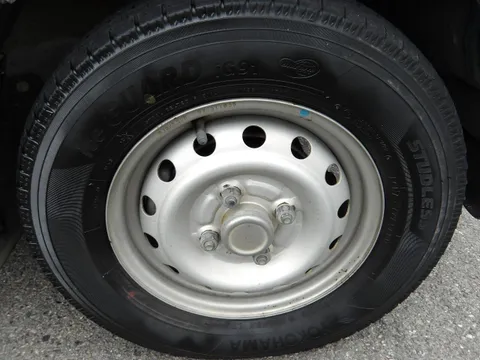 Nissan Clipper Van