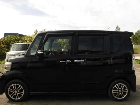 Honda N-BOX Plus