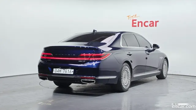Genesis G90
