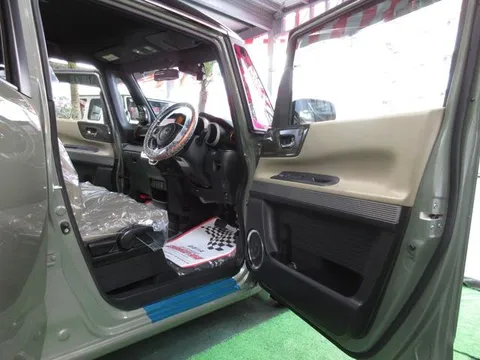Honda N-BOX Slash