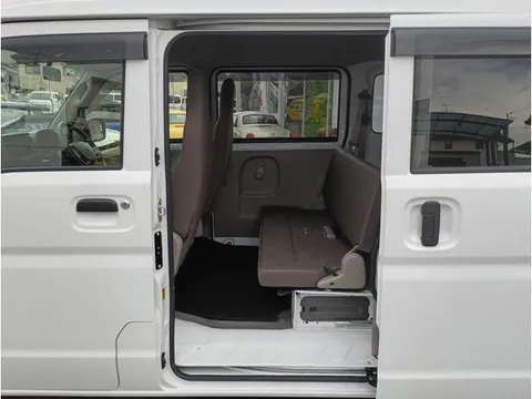 Mitsubishi Minicab Van
