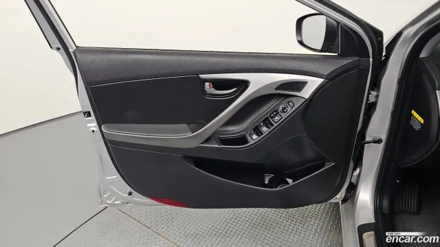 Hyundai Elantra (Avante)
