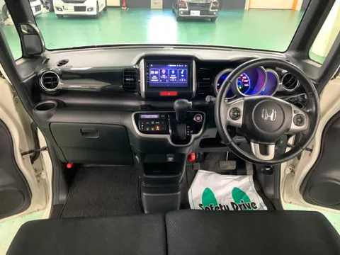 Honda N-BOX Custom