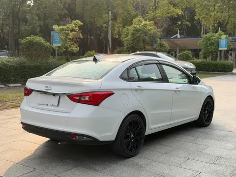 Chery Arrizo 5