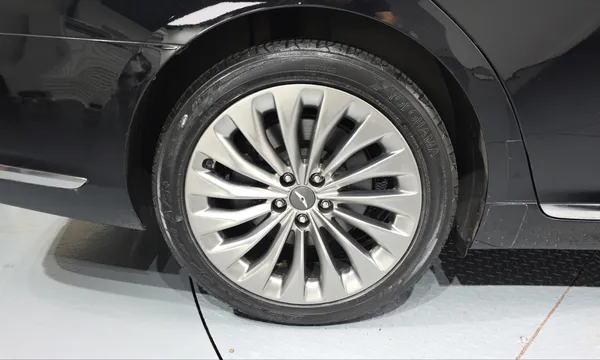 Genesis G90 (EQ900)