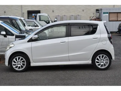 Daihatsu Mira Custom