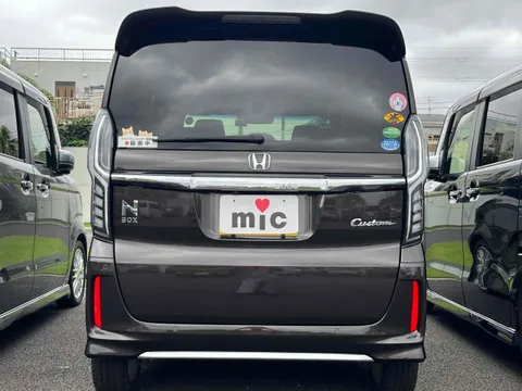 Honda N-BOX Custom