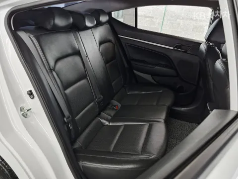 Hyundai Elantra (Avante)