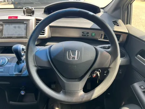 Honda Freed Spike