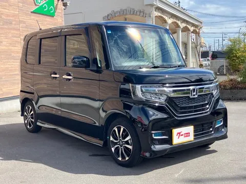 Honda N-BOX Custom