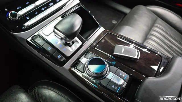 Genesis G90 (EQ900)