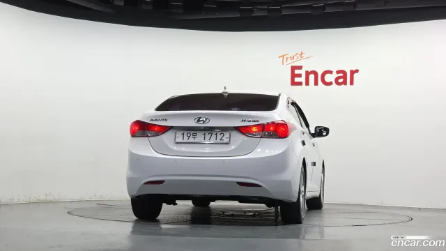 Hyundai Elantra (Avante)