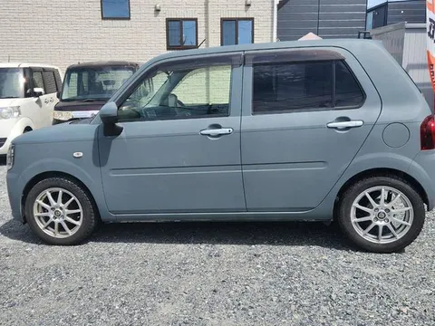 Daihatsu Mira Tocot