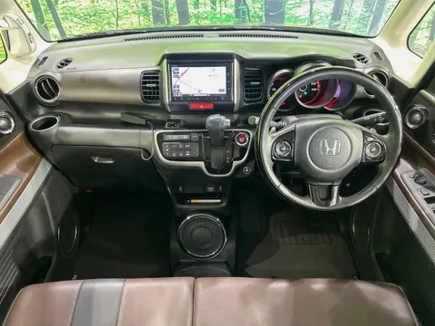 Honda N-BOX Slash