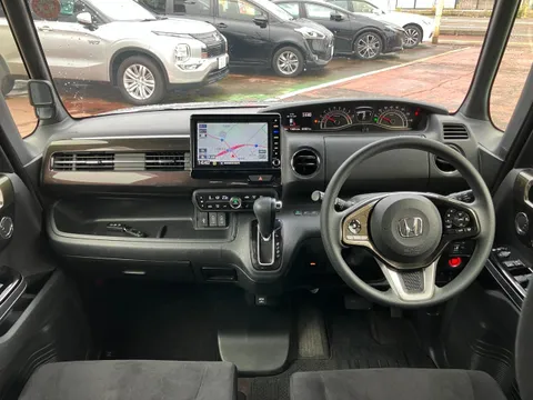 Honda N-BOX Custom
