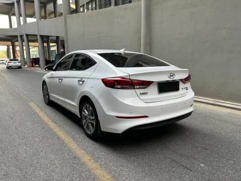 Hyundai Elantra (Avante)