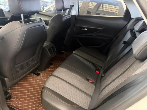 Peugeot 4008