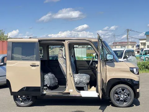 Mitsubishi Delica Mini