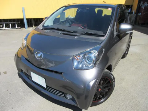 Toyota iQ