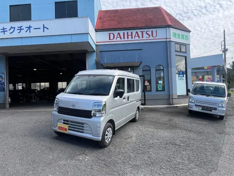 Nissan Clipper Van