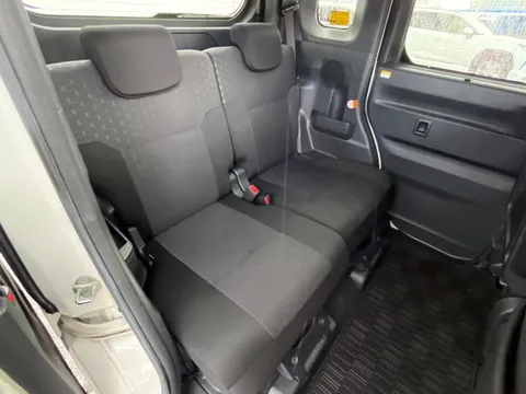 Toyota Pixis Mega