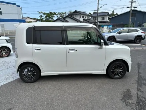 Toyota Pixis Space