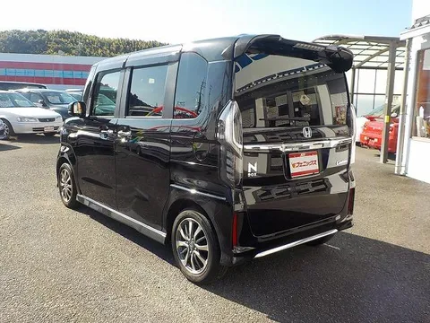 Honda N-BOX Custom