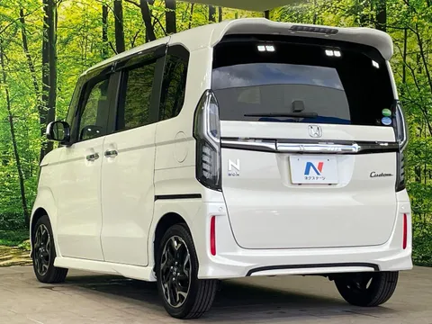 Honda N-BOX Custom