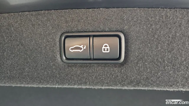 Genesis G90 (EQ900)