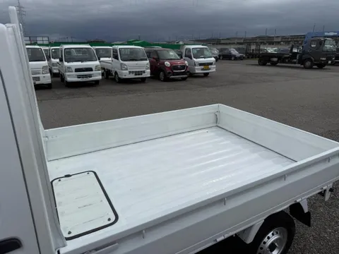 Mazda Scrum Truck