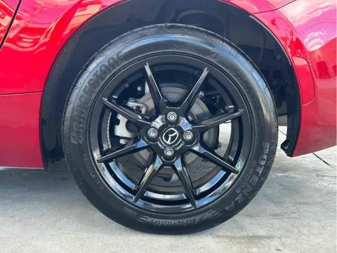 Mazda MX-5 (Roadster)