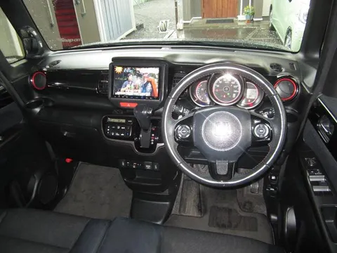 Honda N-BOX Plus Custom