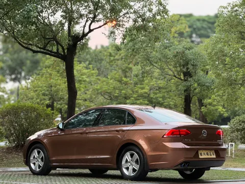Volkswagen Lamando