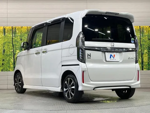 Honda N-BOX Custom