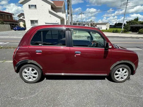 Daihatsu Mira Gino