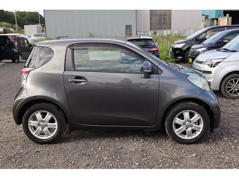 Toyota iQ