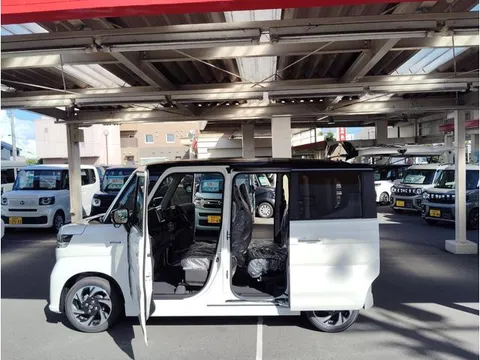 Suzuki Spacia Custom