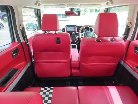Honda N-BOX Slash