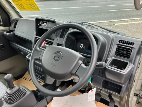 Nissan Clipper Truck