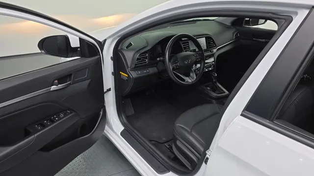 Hyundai Elantra (Avante)
