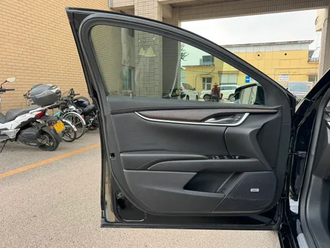 Cadillac XTS